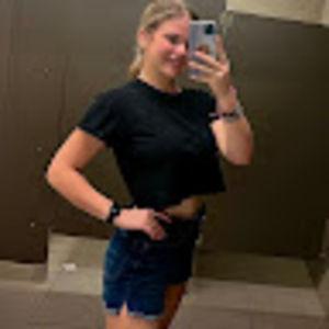 Meet your Posher, Emilee